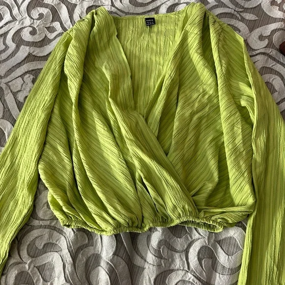 Top - Picture 1 of 1